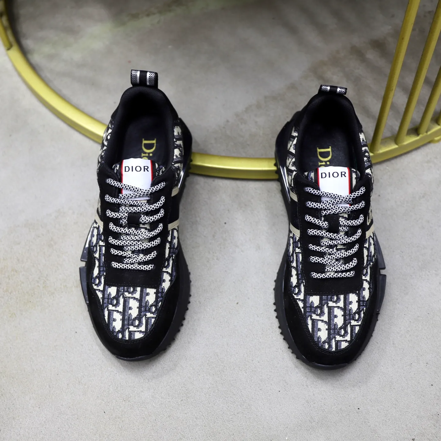 Ex-factory price: 462💰🙅‍♂️🙅‍♂️🙅‍♂️ Brand: Dior DIOR Standard code: 38-44 (45 customized) Grade: Same as the official website Material: Original material splicing Comfortable and breathable lining Lightweight and wear-resistant sports outsole Style category: Men's fashionable casual shoes Running sneakers Distinguished luxury brand elements Top luxury Color: actual picture color